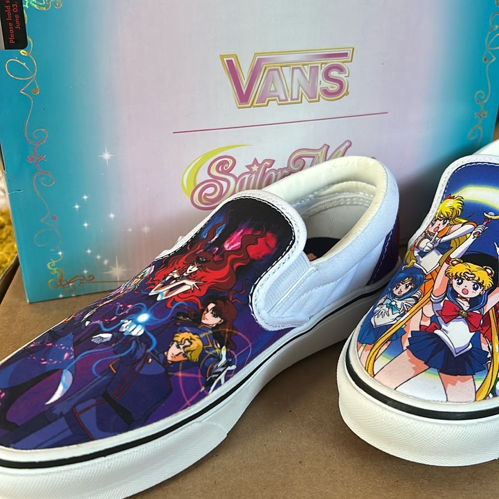 NWT Vans comfycush slip on Sailor Moon size 7